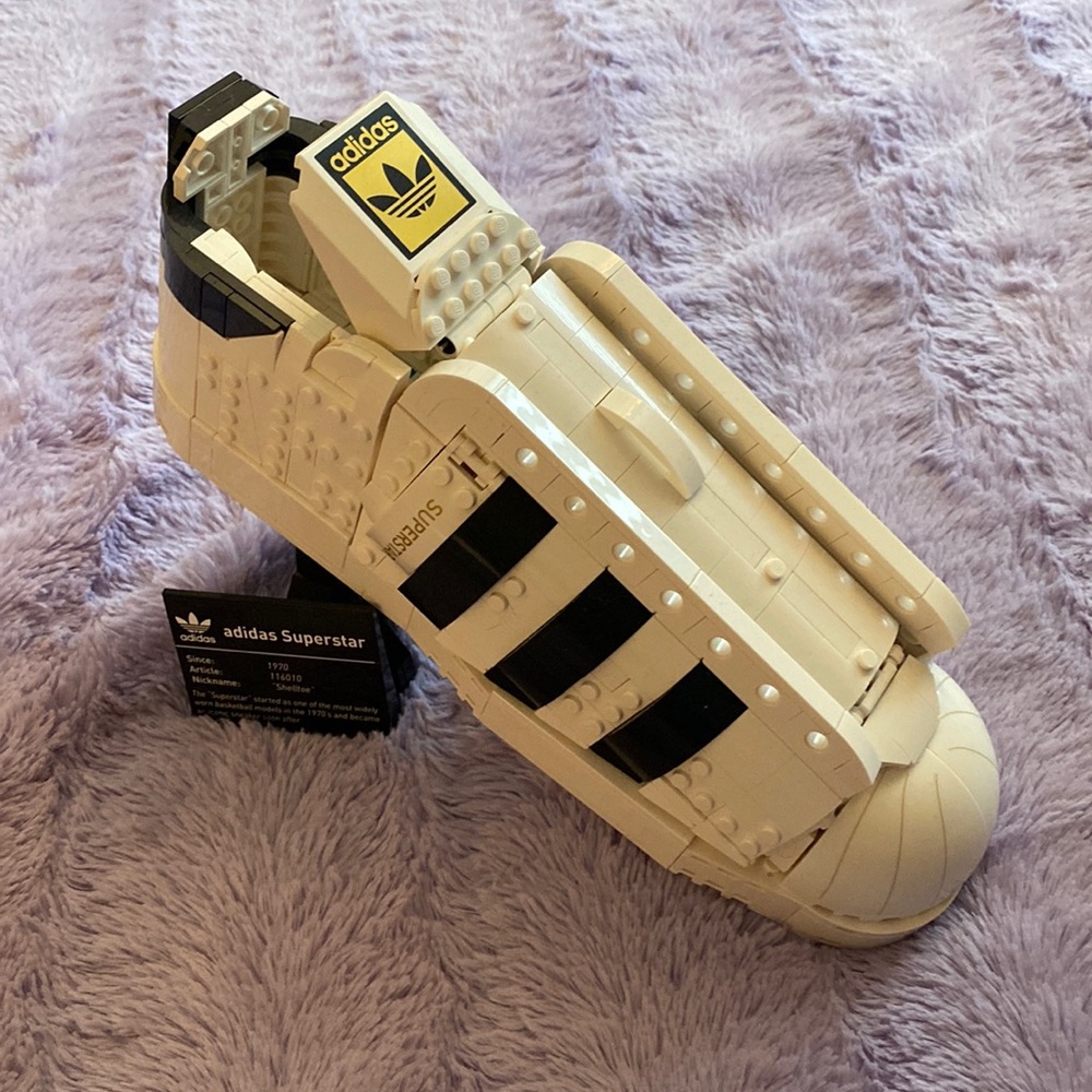 Adidas original superstar lego set